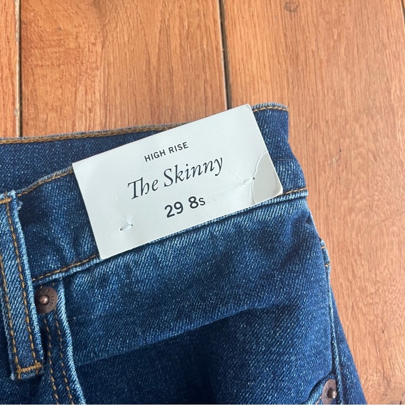 Abercrombie & Fitch High Rise Skinny Jean - Size 29/8S - Picture 6 of 7